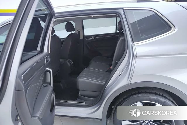 Volkswagen Tiguan L id 4276636 из Китая 8