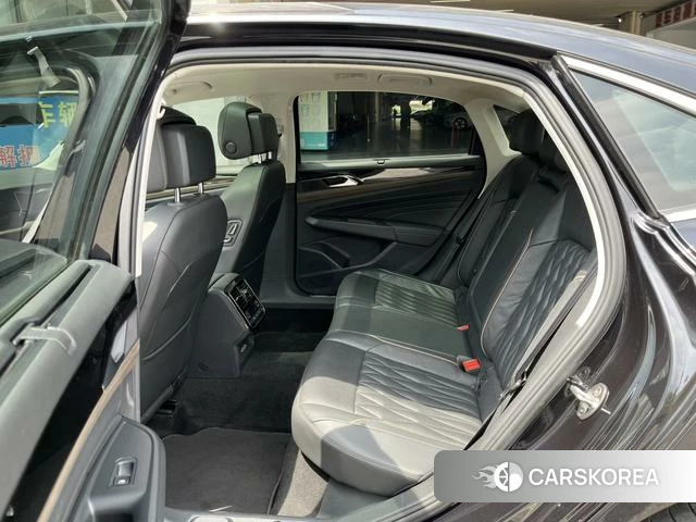 Volkswagen Passat id 4238967 из Китая 8