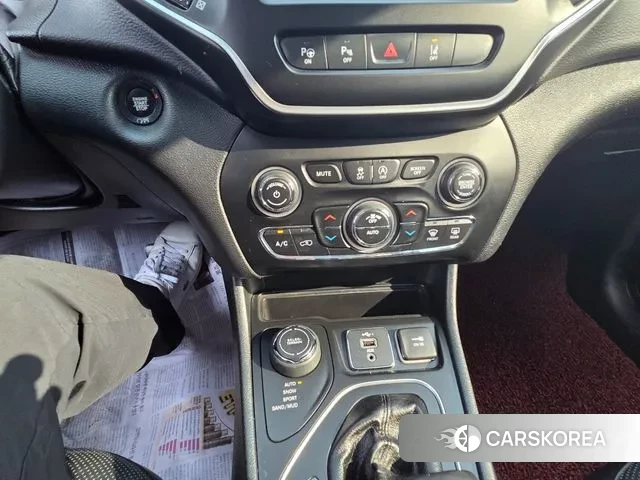 Jeep Cherokee (KL) id 3259276 из Кореи 8