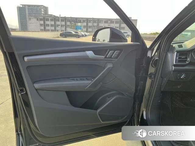 Audi Q5L id 4229192 из Китая 8