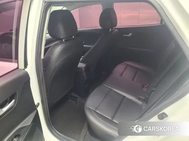 Kia Stonic id 2971546 из Кореи 8