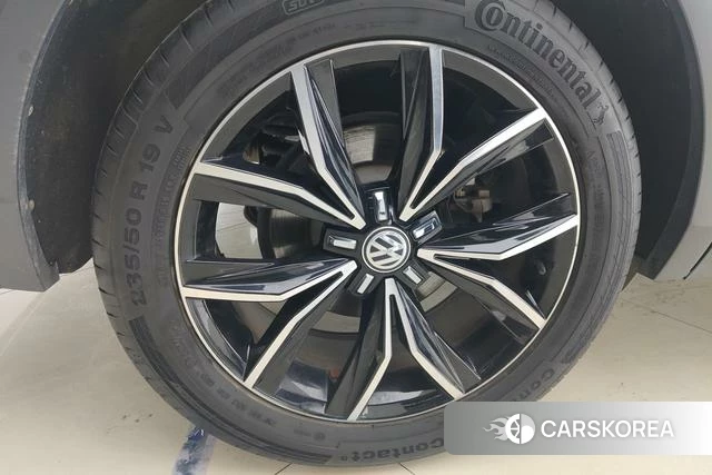 Volkswagen Tiguan L id 4207366 из Китая 8