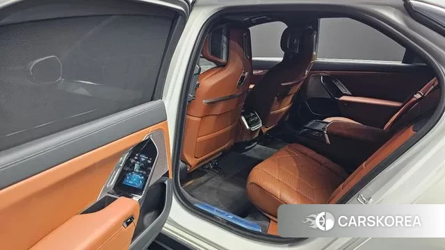 BMW 7 Series (G70) id 2993086 из Кореи 8