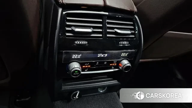 BMW 5 Series (G30) id 3578836 из Кореи 8