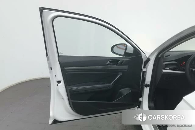 Volkswagen Lavida id 4210631 из Китая 8
