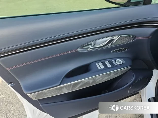 Genesis GV70 id 3665566 из Кореи 8