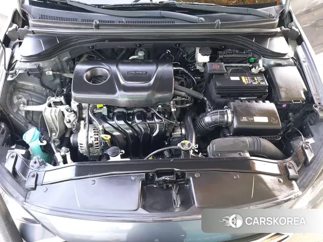 Hyundai Avante AD id 3339494 из Кореи 8