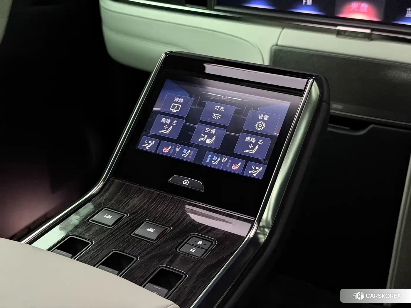 Lexus LM id 4606874 из Китая 8