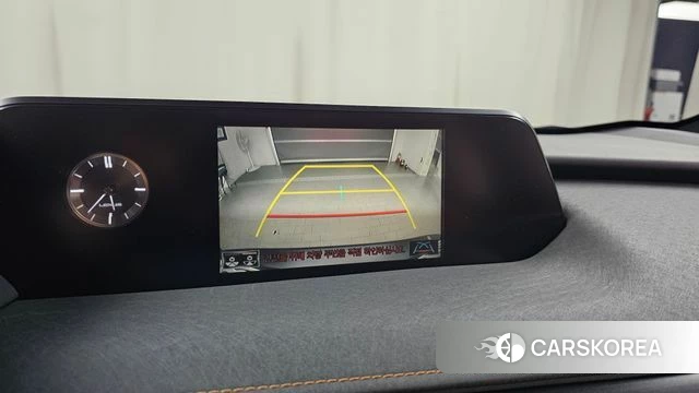 Lexus UX250h id 3885389 из Кореи 8