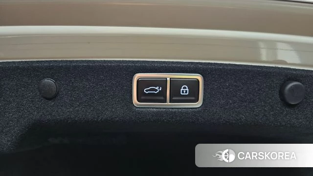 Hyundai Grandeur (GN7) id 4640839 из Кореи 8