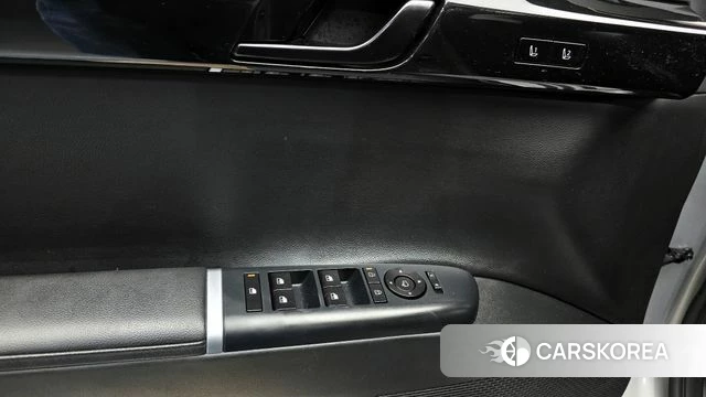 Hyundai Grandeur (GN7) id 4315360 из Кореи 8