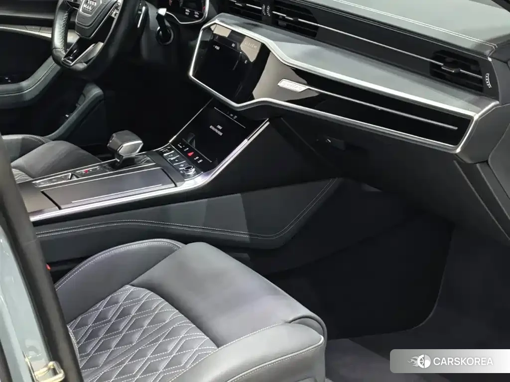 Audi A7L id 4601859 из Китая 8