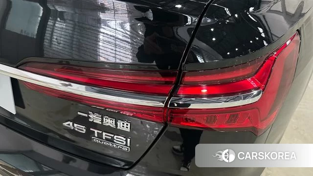 Audi A6L id 4207623 из Китая 8