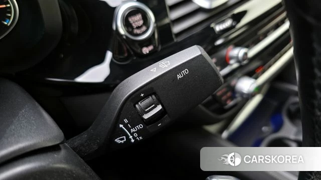 BMW 5 Series (G30) id 3925105 из Кореи 8