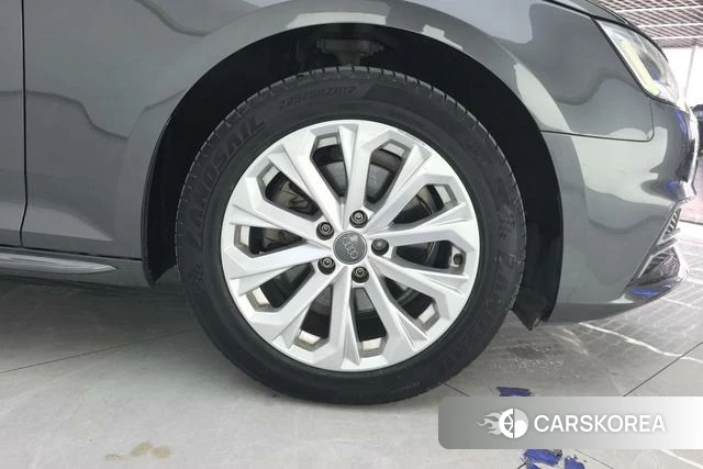 Audi A4L id 4253072 из Китая 8