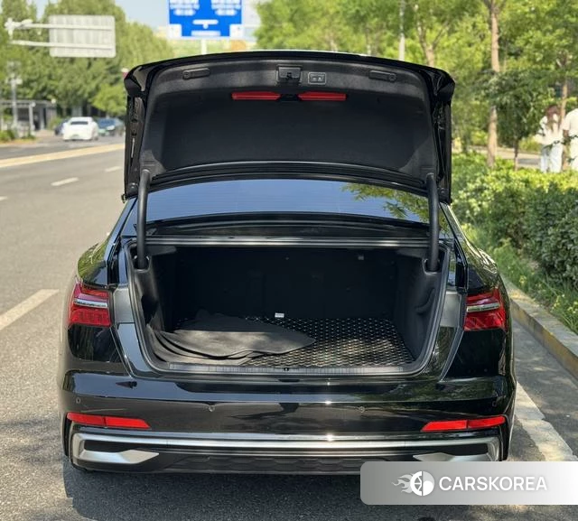 Audi A6L id 4301833 из Китая 8