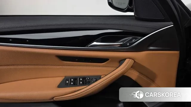 BMW 5 Series (G30) id 3646805 из Кореи 8