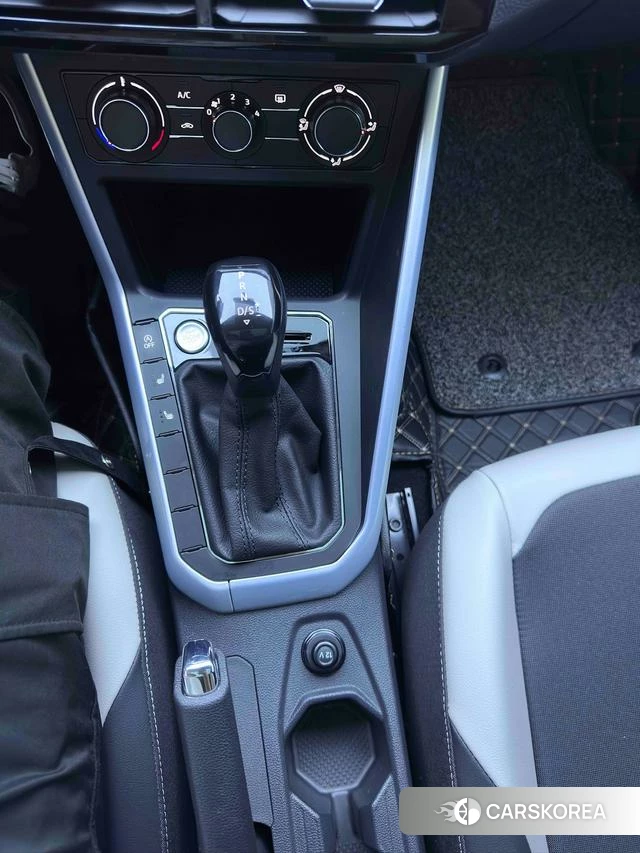 Volkswagen Polo id 4264558 из Китая 8