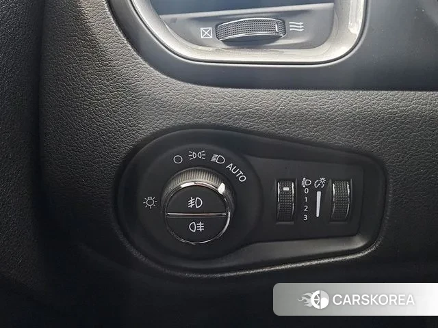 Jeep Renegade id 3110375 из Кореи 8