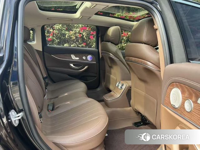 Mercedes-Benz E-class id 4277713 из Китая 8