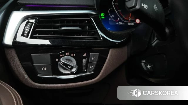 BMW 5 Series (G30) id 4792999 из Кореи 8
