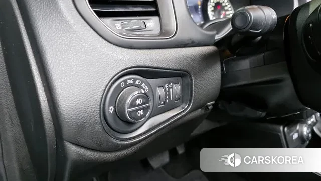 Jeep Renegade id 3363137 из Кореи 8