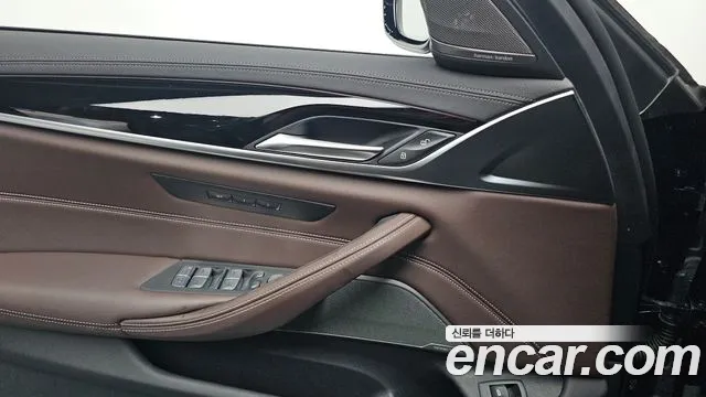 BMW 5 Series (G30) id 2838066 из Кореи 8