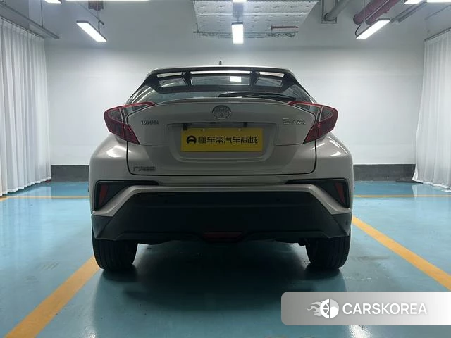Toyota C-HR id 4221410 из Китая 8