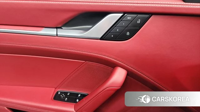Porsche 911(992) id 4243905 из Кореи 8