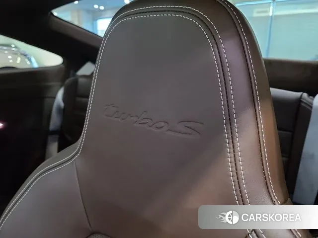 Porsche 911(992) id 3289191 из Кореи 8