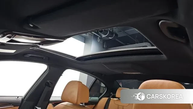 BMW 5 Series (G30) id 3640439 из Кореи 8