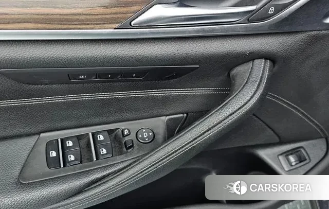 BMW 5 Series (G30) id 3423135 из Кореи 8