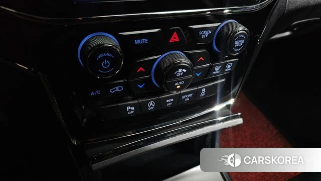 Jeep Grand Cherokee id 4344979 из Кореи 8
