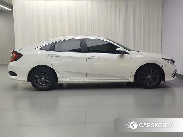 Honda Civic id 4365902 из Китая 8