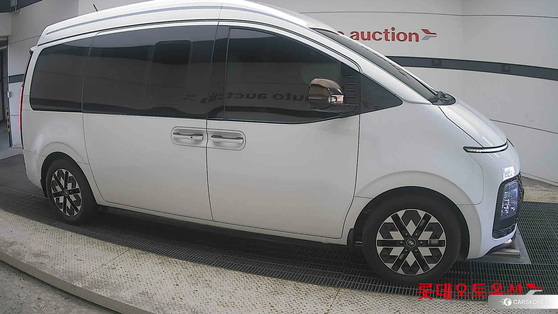 Hyundai STARIA LOUNGE Limousine id 4902533 из Кореи 8