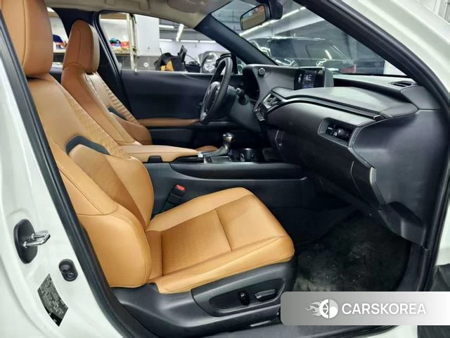 Lexus UX id 4227910 из Китая 8