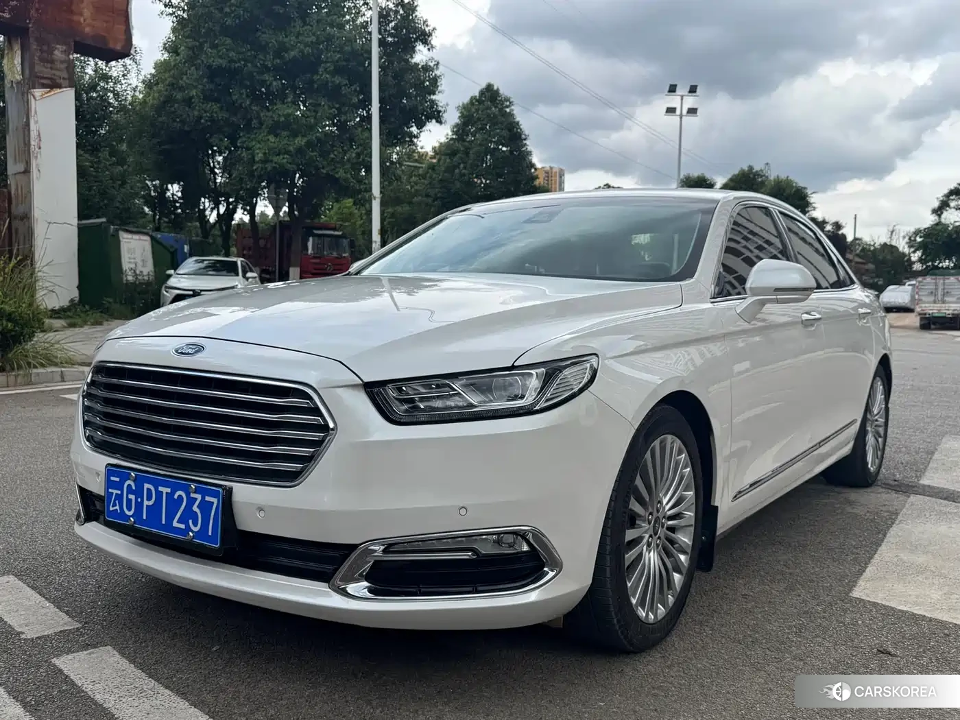 Ford Taurus id 4576788 из Китая 8