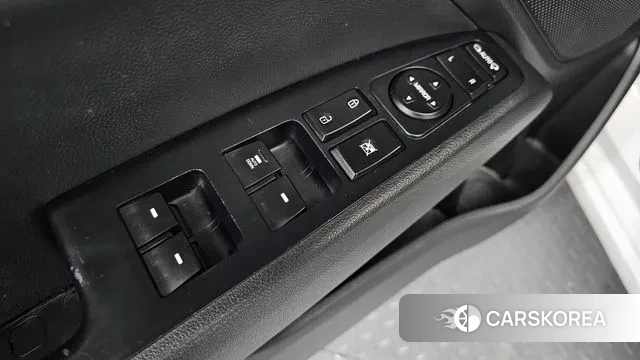 Hyundai Avante AD id 3429341 из Кореи 8