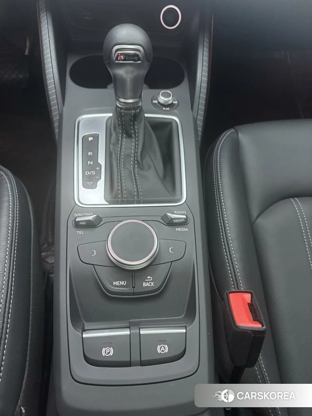 Audi Q2L id 4297537 из Китая 8