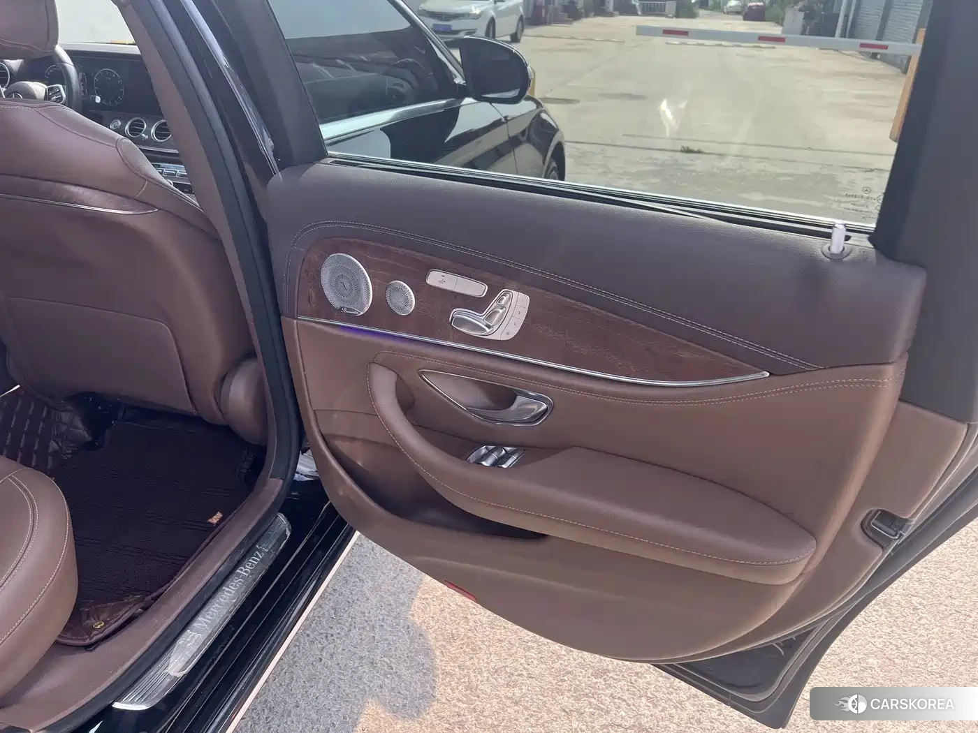 Mercedes-Benz E-Class id 4669535 из Китая 8