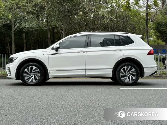 Volkswagen Tiguan L PHEV id 4277240 из Китая 8