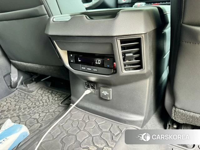 Toyota Sequoia id 4266023 из Китая 8