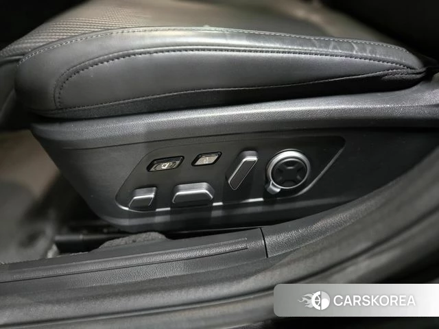 Hyundai Grandeur Hybrid (GN7) id 3940590 из Кореи 8