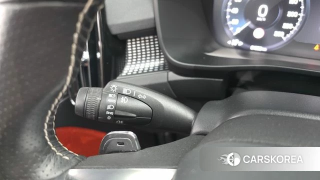 Volvo XC40 id 4625925 из Кореи 8
