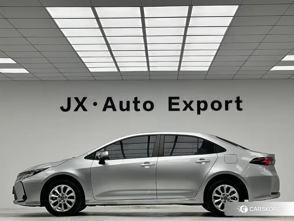 Toyota Corolla id 4576727 из Китая 8