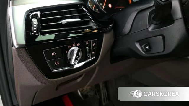 BMW 5 Series (G30) id 3937169 из Кореи 8