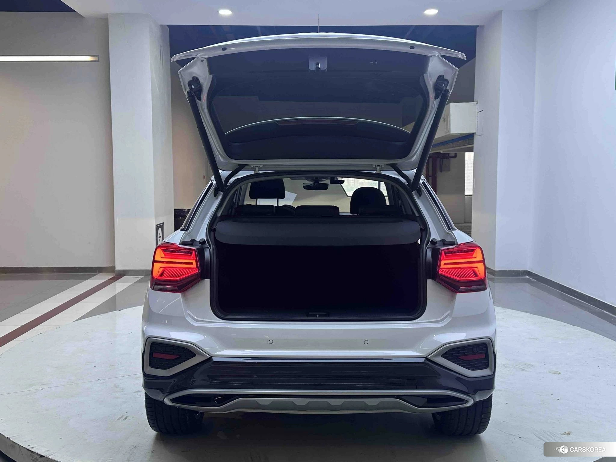Audi Q2L id 4514991 из Китая 8