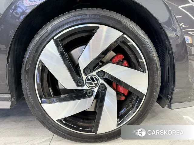 Volkswagen Golf GTI id 4276228 из Китая 8