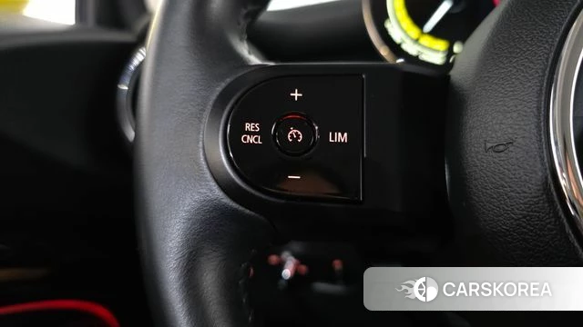 Mini Cooper Electric id 4774793 из Кореи 8