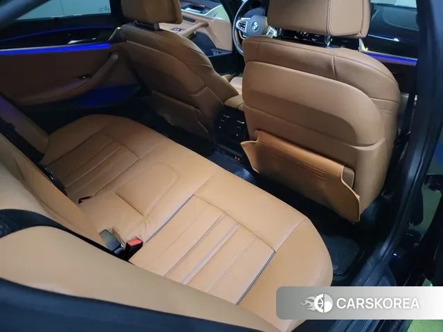 BMW 5 Series (G30) id 3032283 из Кореи 8